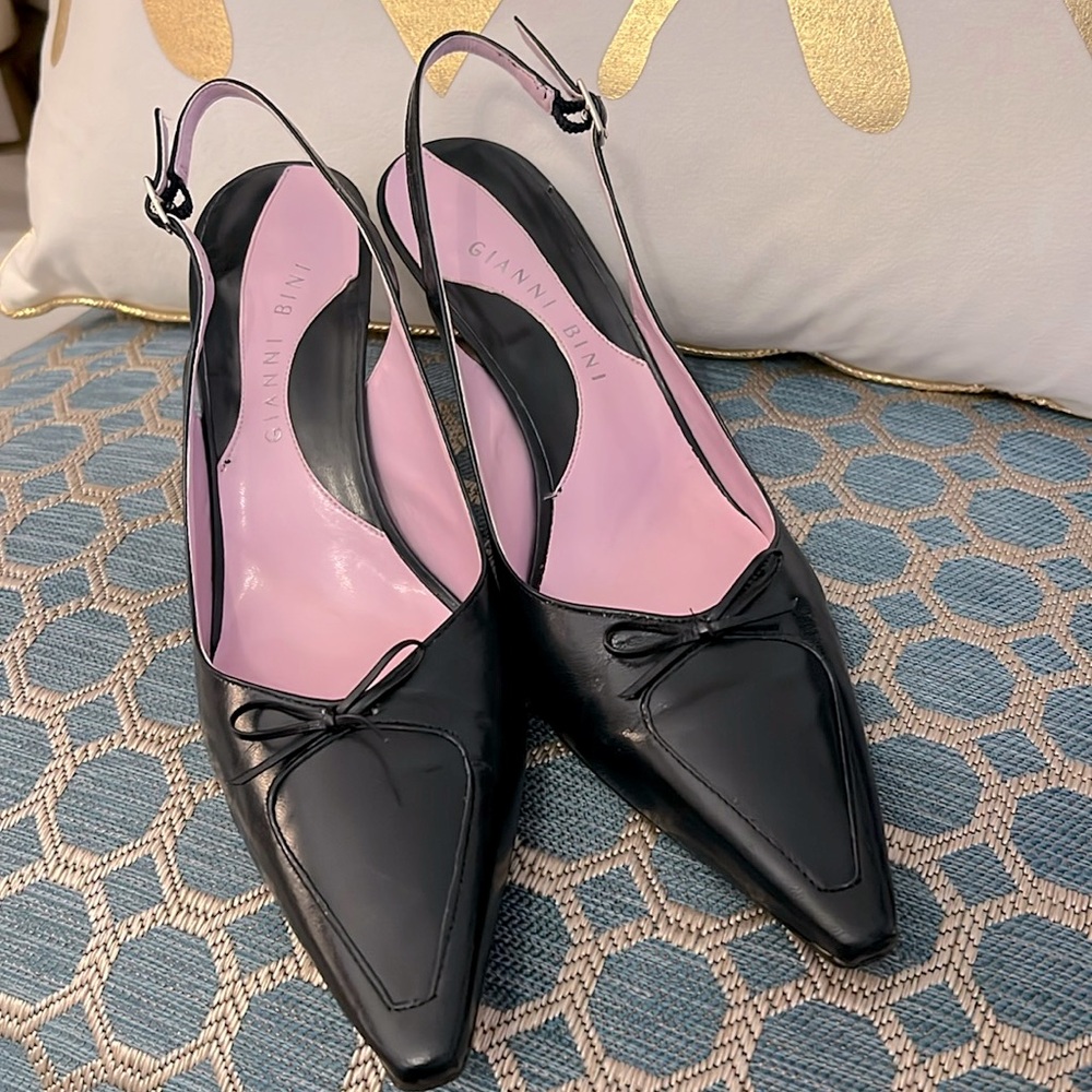 Gianni Bini Navy Blue leather size 7.5 slingback heel